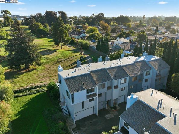 1088 Azalea Ct, Hayward CA 94541