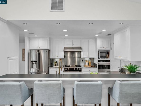 1015 Pleasant Valley Dr, Pleasant Hill CA 94523