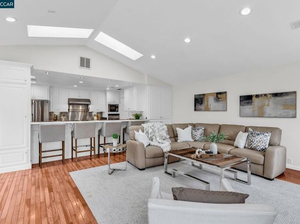 1015 Pleasant Valley Dr, Pleasant Hill CA 94523