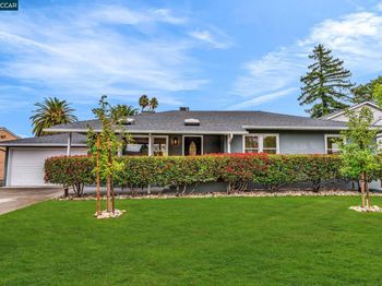 1015 Pleasant Valley Dr