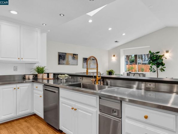 1015 Pleasant Valley Dr, Pleasant Hill CA 94523
