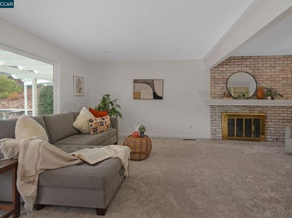 308 Mountaire Pkwy, Clayton CA 94517