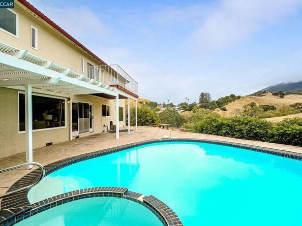 308 Mountaire Pkwy, Clayton CA 94517