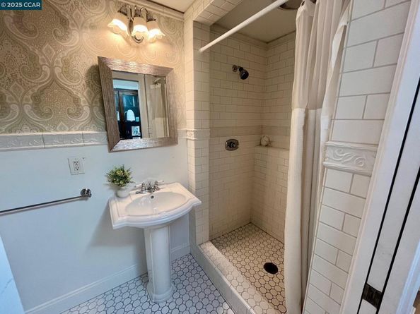 1000 Walnut Drive, Lafayette CA 94549