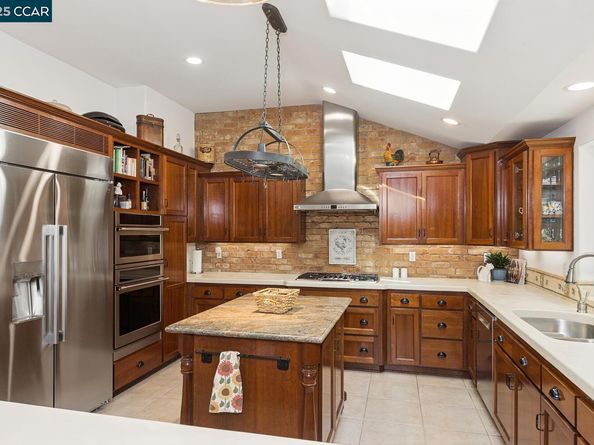 1000 Walnut Drive, Lafayette CA 94549