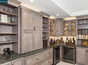 1000 Walnut Drive, Lafayette CA 94549