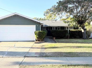 2644 E Olivera Rd