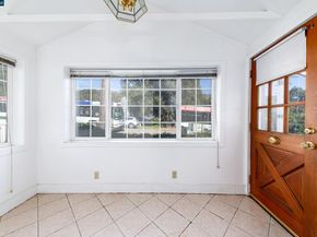 6391 Hillmont Dr, Oakland CA 94605
