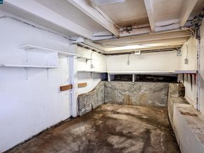 6391 Hillmont Dr, Oakland CA 94605