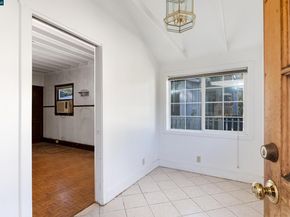6391 Hillmont Dr, Oakland CA 94605
