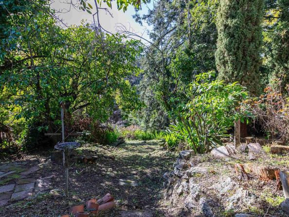 6391 Hillmont Dr, Oakland CA 94605