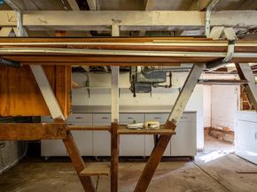 6391 Hillmont Dr, Oakland CA 94605