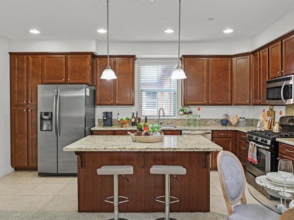 589 Staley Ave, Hayward CA 94541