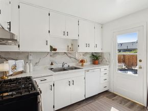 108 Cypress St D, Alameda CA 94501