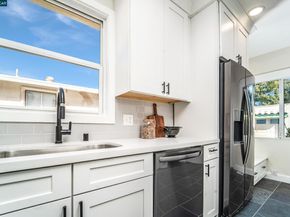 556 41St St, Richmond CA 94805
