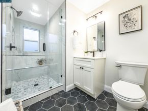 556 41St St, Richmond CA 94805