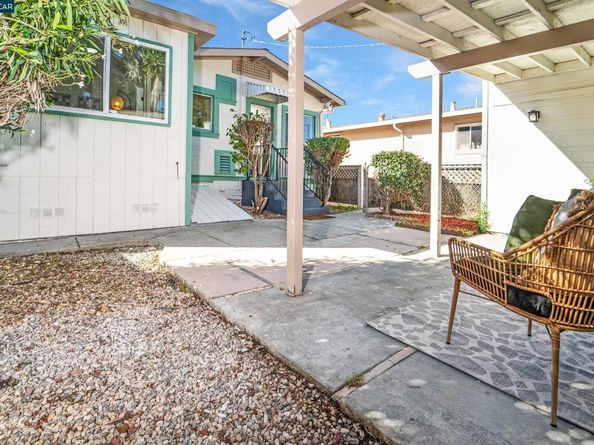 556 41St St, Richmond CA 94805