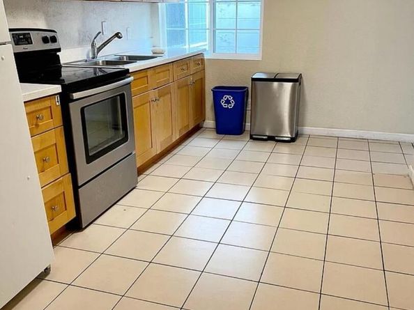 896 Lausanne Avenue, Daly City CA 94014