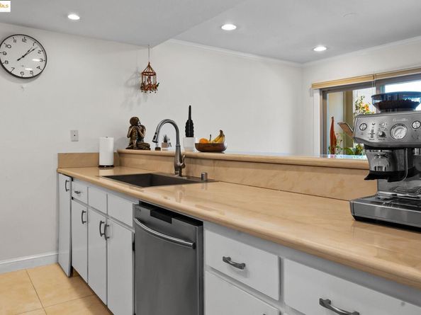3415 La Selva St, San Mateo CA 94403