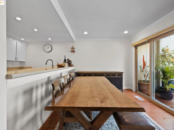 3415 La Selva St, San Mateo CA 94403