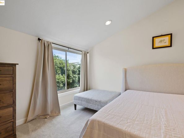 3415 La Selva St, San Mateo CA 94403