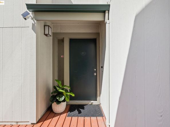 3415 La Selva St, San Mateo CA 94403