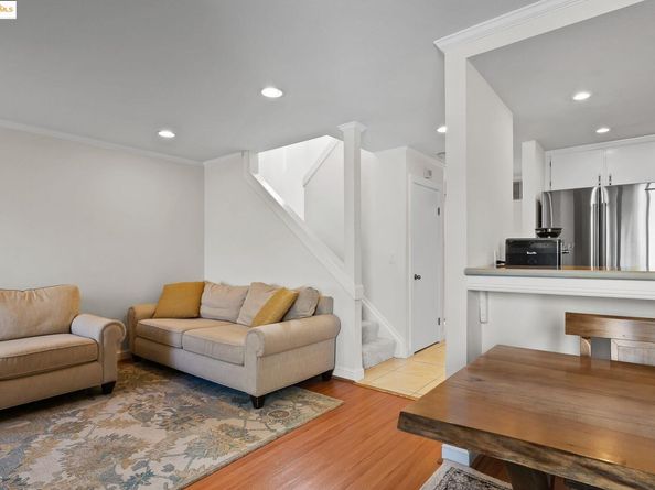 3415 La Selva St, San Mateo CA 94403