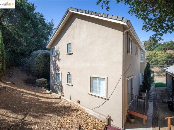 9400 Mountain Blvd, Oakland CA 94605