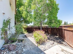 1004 Vienna St, Livermore CA 94550