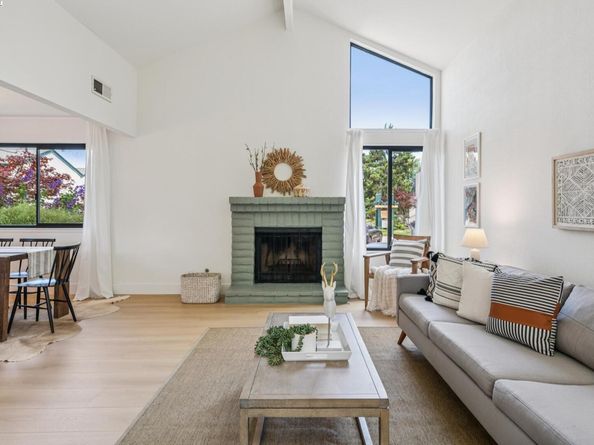 101 Carob Ln, Alameda CA 94502