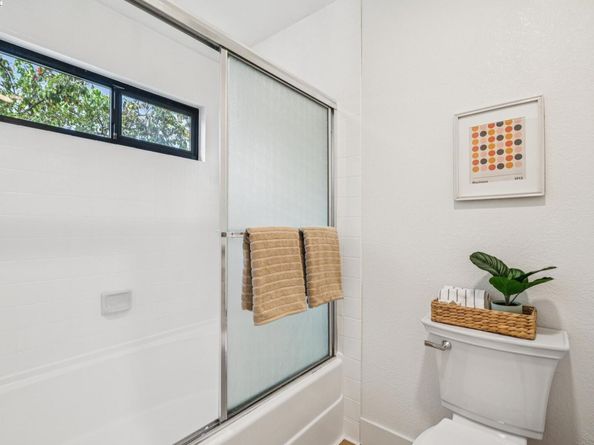101 Carob Ln, Alameda CA 94502
