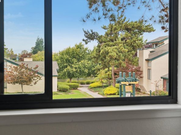 101 Carob Ln, Alameda CA 94502