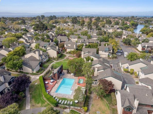 101 Carob Ln, Alameda CA 94502