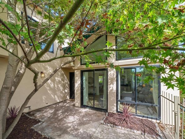 101 Carob Ln, Alameda CA 94502