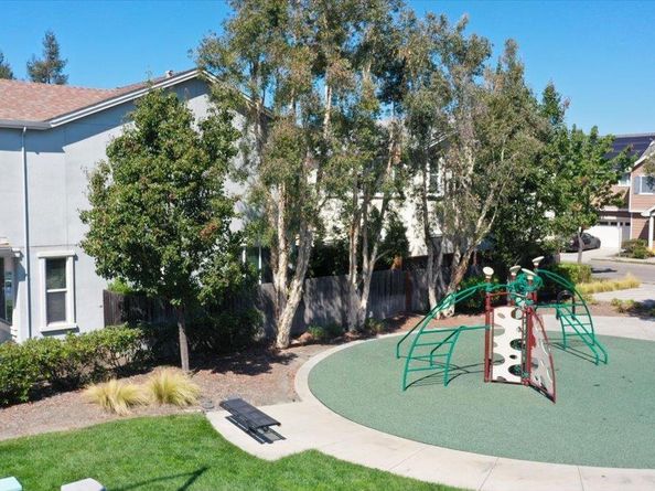 9436 Dunbar Dr, Oakland CA 94603