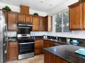 9436 Dunbar Dr, Oakland CA 94603