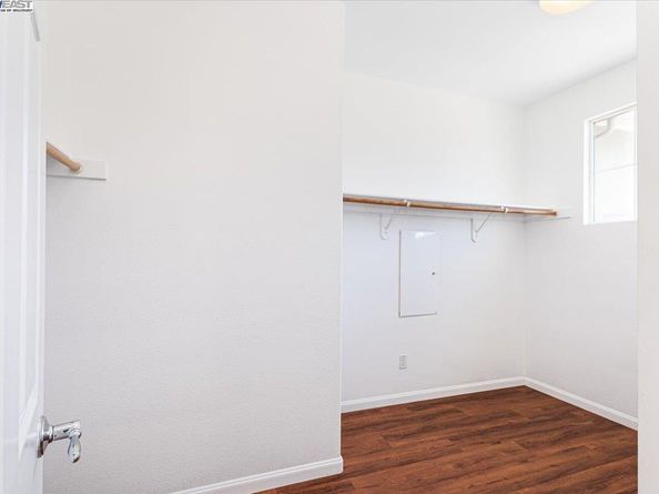 9436 Dunbar Dr, Oakland CA 94603