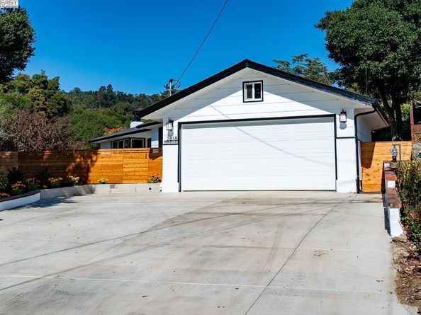 2818 Steinmetz Way, Oakland CA 94602