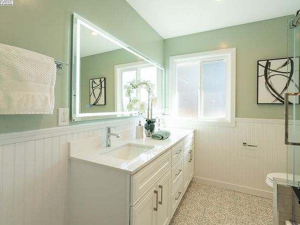 2818 Steinmetz Way, Oakland CA 94602