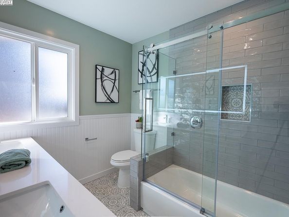 2818 Steinmetz Way, Oakland CA 94602