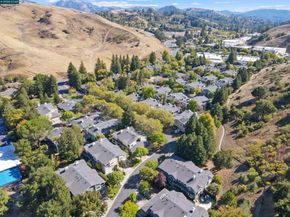 30 Hansen Ct, Moraga CA 94556
