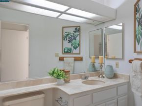 30 Hansen Ct, Moraga CA 94556