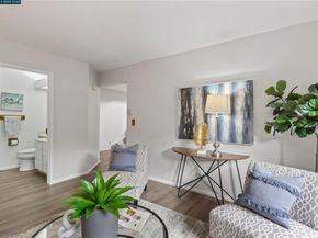 30 Hansen Ct, Moraga CA 94556