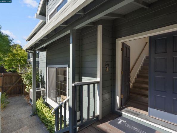 30 Hansen Ct, Moraga CA 94556