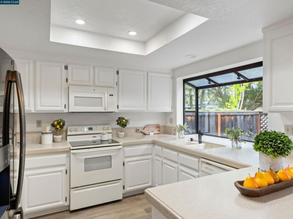 30 Hansen Ct, Moraga CA 94556