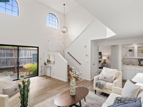 30 Hansen Ct, Moraga CA 94556