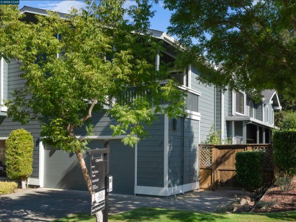 30 Hansen Ct, Moraga CA 94556