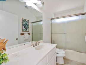 30 Hansen Ct, Moraga CA 94556