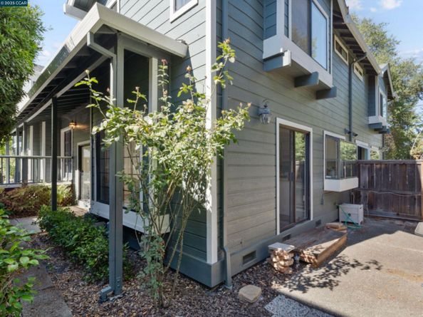 30 Hansen Ct, Moraga CA 94556