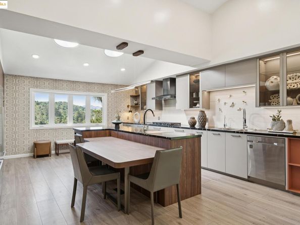 38 Lenelle Ct, Moraga CA 94556